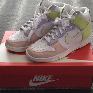 Nike Dunk High Womens